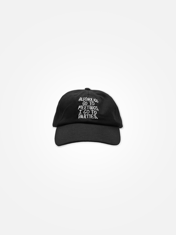 ALCOHOLICS GO TO MEETINGS Dad Hat Black